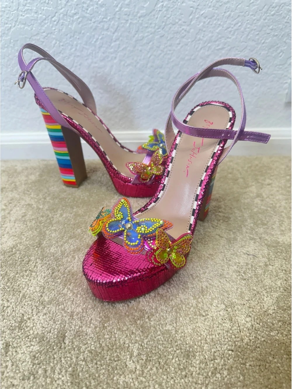 Betsey Johnson Noemi Sz 8.5 Butterfly Glitter Platform 3” Heel Metallic Rainbow